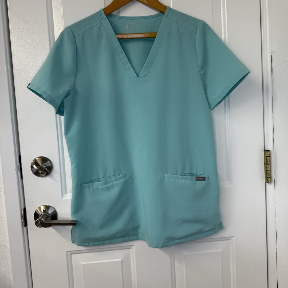FIGS Women's Size S‎ Aqua Blue Catarina 2 Pocket V-Neck Short Sleeve Scrub Top